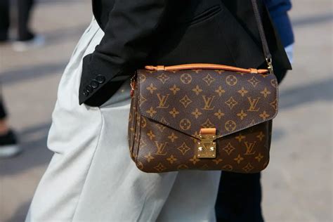 borsa a pois louis vuitton|louis vuitton crossbody purse.